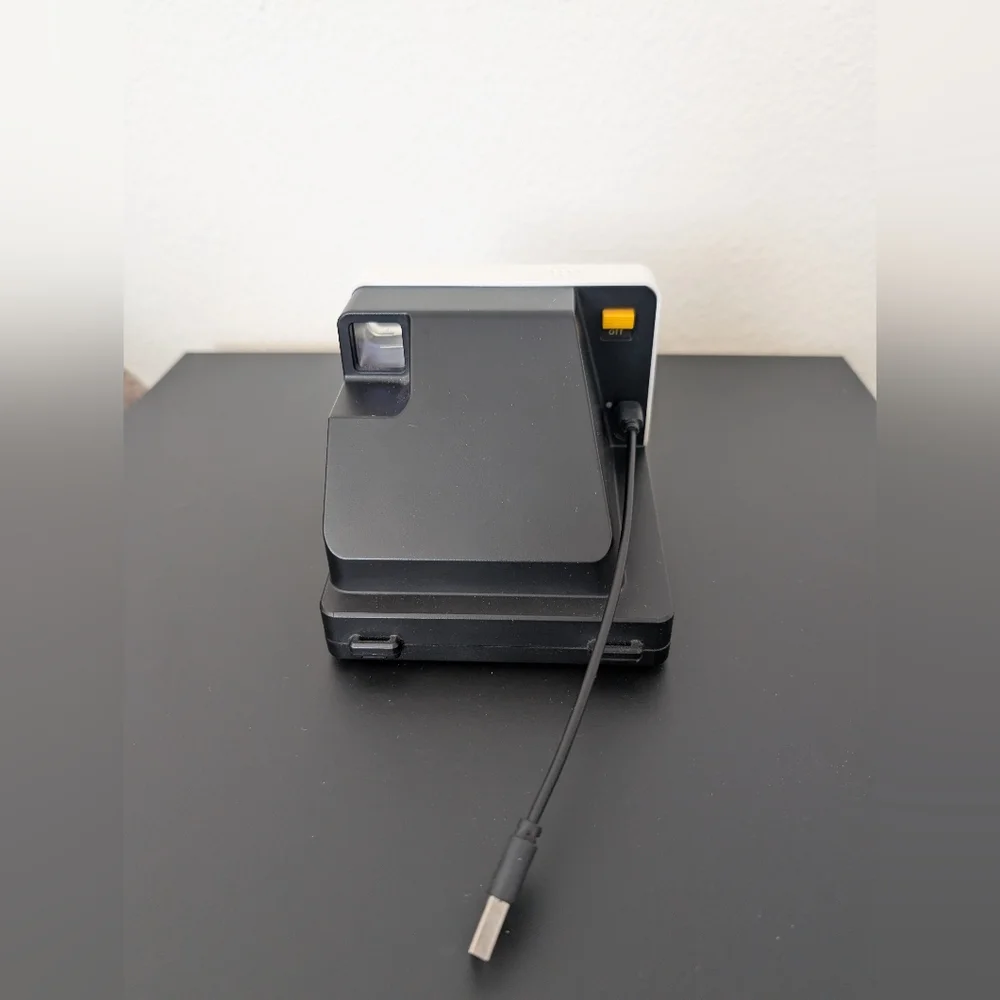 Polaroid OneStep 2 I-Type Instant Camera in White and Black W/film